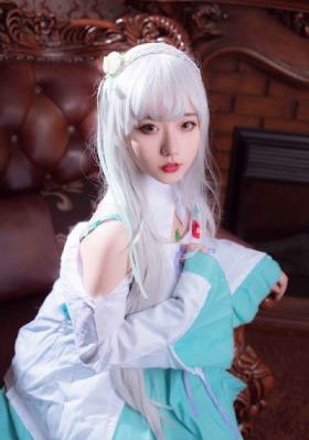 美味世子三姐妹