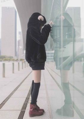 美女下部私部位撒尿