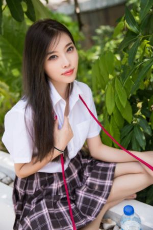 娇妻丁子裤公交车被在线观看