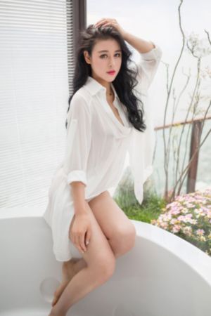 两男一女一起做韩国电影三级
