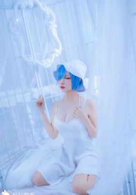 隔壁的女人