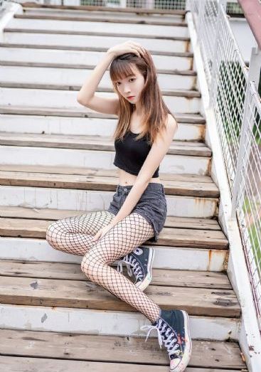 年轻的妈妈播放