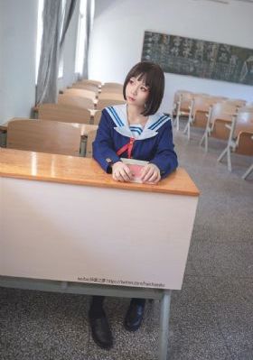 男人亲嘴脱内衣内裤视频
