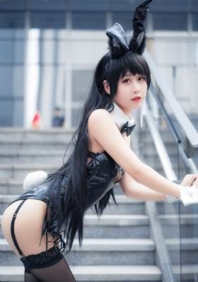 丰满双乳秘书被老板狂揉